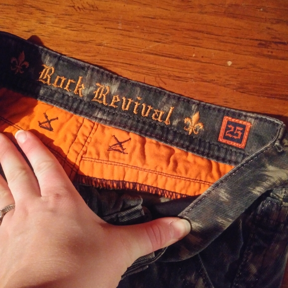 Rock Revival camo shorts - Picture 8 of 11